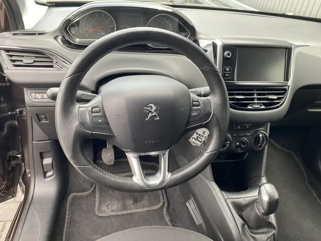 Peugeot 208 1.2 VTi Urban Soul 2013 Benzine 4