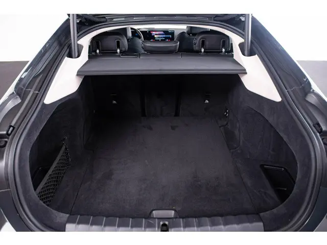 BMW i4 eDrive40 84 kWh 2023 Elektrisch 37