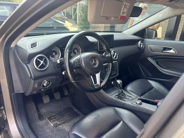 Mercedes-Benz A-Klasse 180 Prestige 2013 Benzine 8