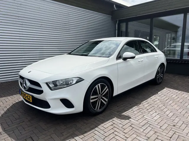 Mercedes-Benz A-Klasse 180 2020 Benzine 12