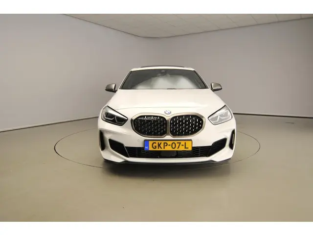 BMW 1 Serie 5-deurs M135i xDrive 2024 Benzine 5