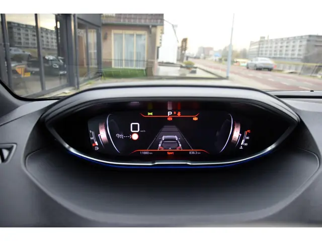 Peugeot 3008 1.2 PureTech GT Automaat 2024 Benzine 37