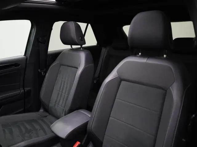 Volkswagen T-Roc 1.0TSI/110PK Style DSG 2022 Benzine 6