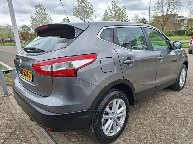 Nissan QASHQAI 1.2 Acenta 2017 Benzine 4
