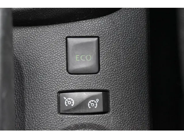 Renault Captur TCe 150 EDC Intens 2018 Benzine 24