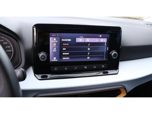 SEAT Arona 1.0 TSI Style Business Intense 2021 Benzine 8