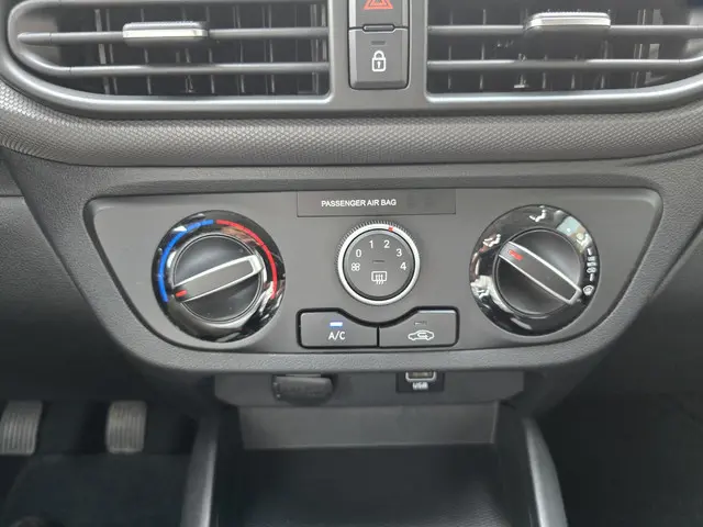Hyundai i10 1.0 Comfort 2021 Benzine 17