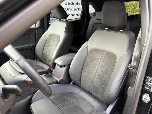 Ford Kuga 2.5 PHEV ST-Line X 2025 Hybride Benzine 10