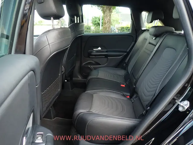 Mercedes-Benz B-Klasse 180D 2019 Diesel 9