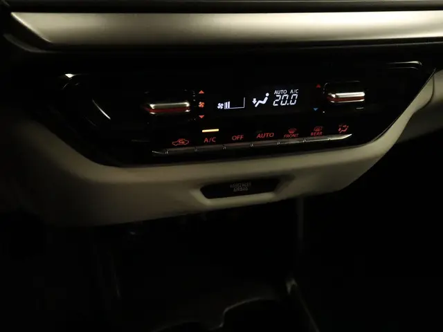 Suzuki Swift 1.2 Style Smart Hybrid 2025 Benzine 37