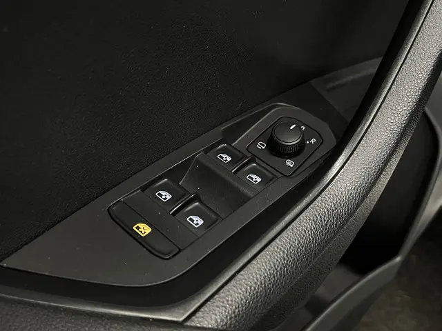 Škoda Karoq 1.0 TSI Business Edition 2019 Benzine 16