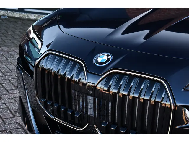 BMW 7 Serie 750e xDrive M-Sport 2025 Hybride Benzine 40