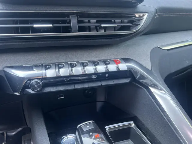 Peugeot 3008 1.6 HYbrid 225 GT 2021 Hybride Benzine 21