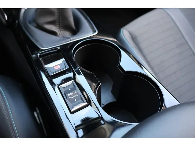 Peugeot 2008 1.2 Allure 2022 Benzine 33