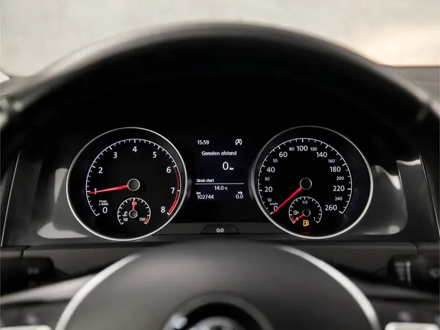Volkswagen Golf 1.0 TSI Sportline 2017 Benzine 19