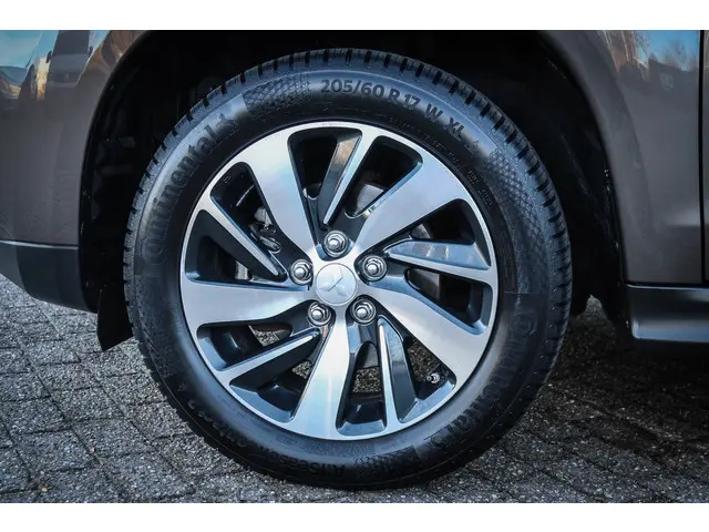 Mitsubishi ASX 1.6 Cleartec Invite+ 2015 Benzine 14