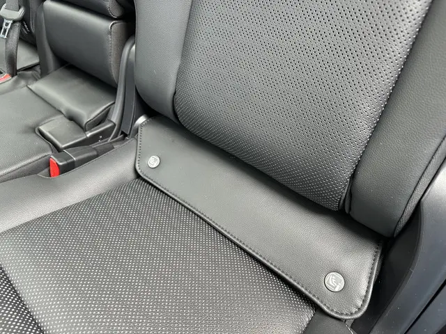 Toyota Land Cruiser 2.8 D-4D President 2025 Diesel 34