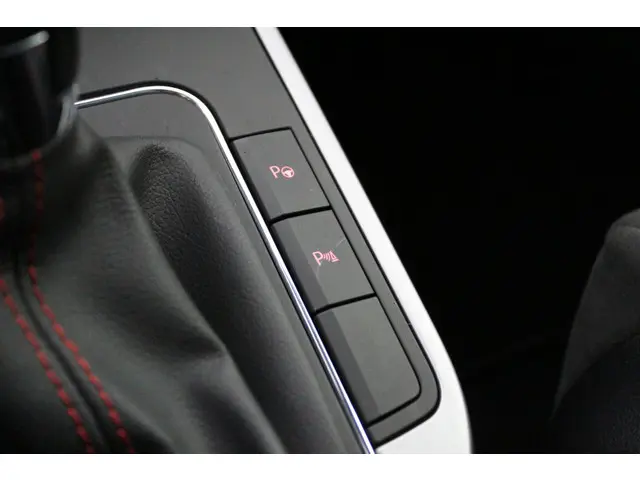 SEAT Arona 1.0 TSI FR Business Intense 2021 Benzine 31