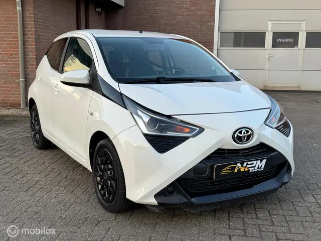 Toyota Aygo 1.0 VVT-i x-clusiv|NAP 2021 Benzine 7