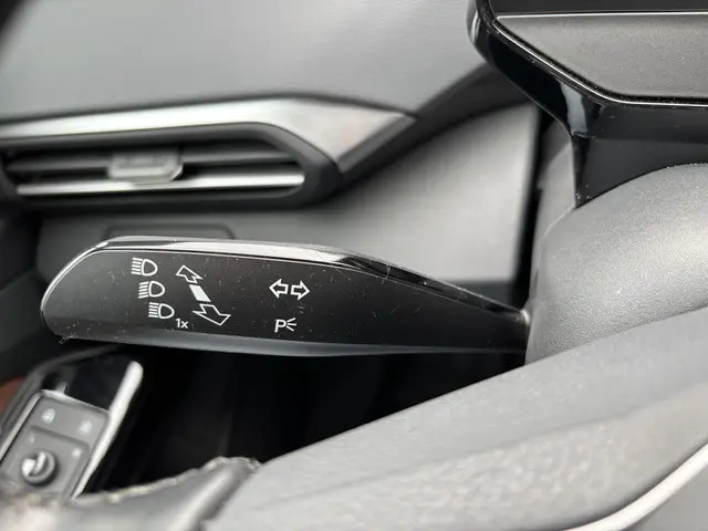 Volkswagen ID.4 First 77 kWh 2021 Elektrisch 10