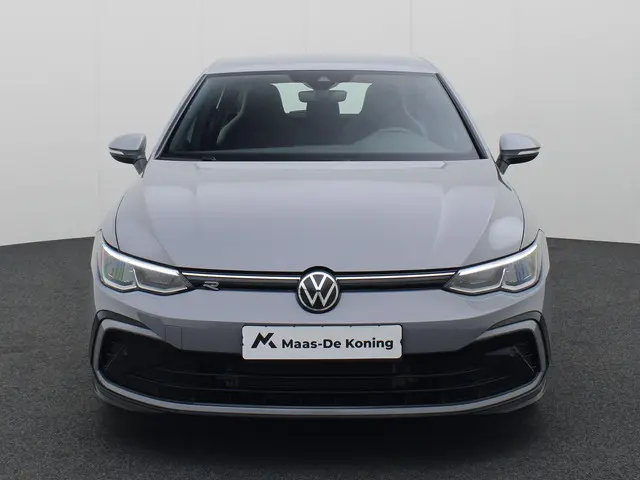 Volkswagen Golf 1.5 eTSI 130pk DSG R-Line 2024 Benzine 8