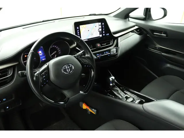 Toyota C-HR 1.8 Hybrid Dynamic 2018 Hybride Benzine 57