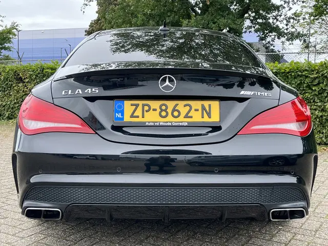 Mercedes-Benz CLA AMG 45 4MATIC Edition 1 2014 Benzine 8