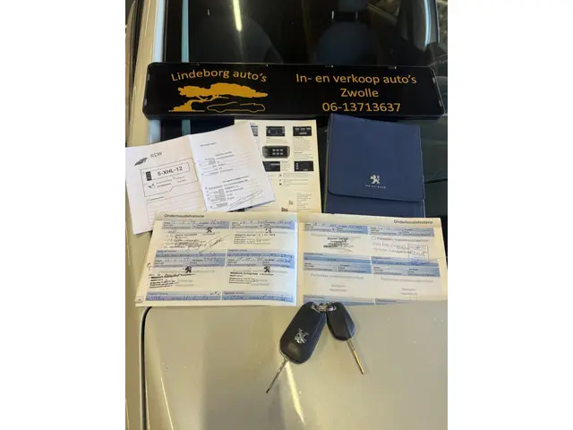 Peugeot 208 1.2 VTi Style 2014 Benzine 24