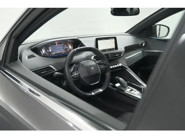 Peugeot 5008 PureTech 130 EAT8 GT-Line 2020 Benzine 2