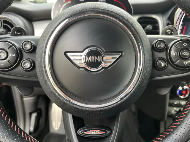 MINI Cooper Cabrio 2.0 John Works Chili 2017 Benzine 45
