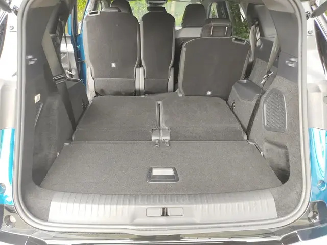 Peugeot e-5008 GT 73 kWh 2024 Elektrisch 28