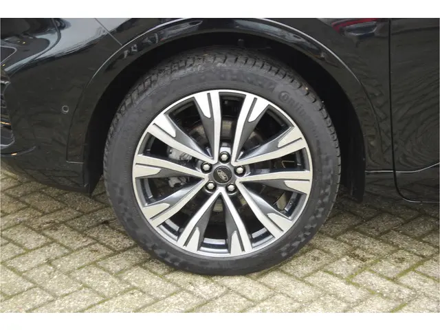 Ford Kuga 2.5 PHEV ST-Line X 225pk 2022 Hybride Benzine 10