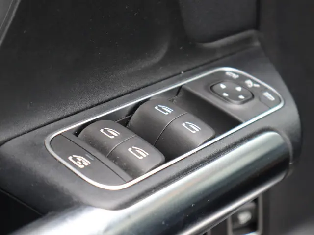 Mercedes-Benz GLA 250 e Style 2021 Hybride Benzine 16