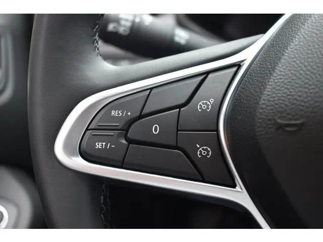 Renault Clio TCe 90 GPF evolution 2024 Benzine 19