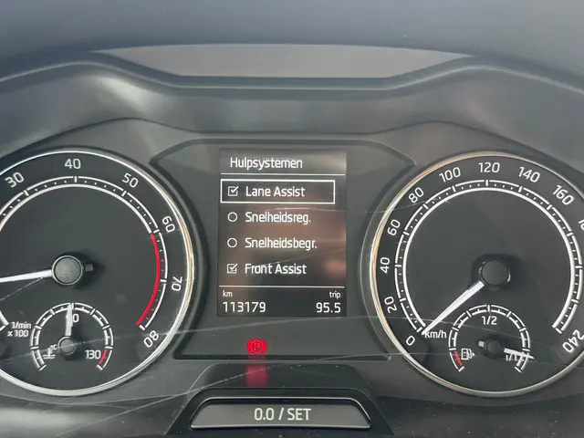 Škoda Scala 1.0 TSI * Cruise * PDC * Trekhaak * 2020 Benzine 46