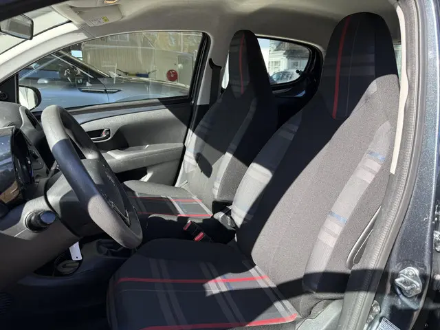 Peugeot 108 1.0 e-VTi Active 2015 Benzine 8