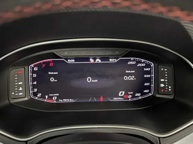 SEAT Arona 1.0 TSI FR 81 KW / 110 PK 2023 Benzine 18