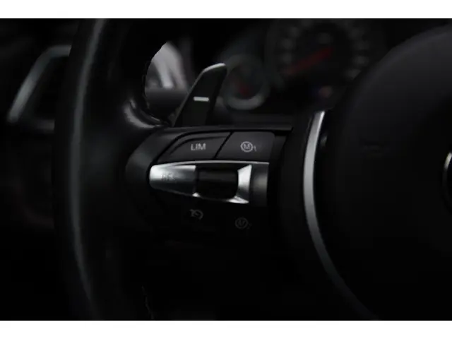 BMW M4 4-serie Coupé Competition 2017 Benzine 51