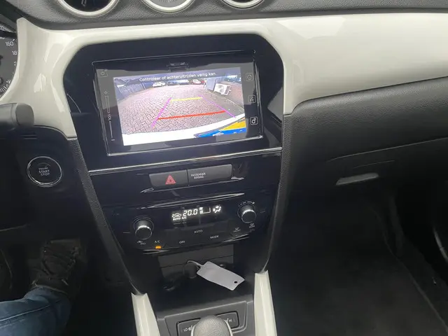 Suzuki Vitara 1.6 High Executive Automaat. 2016 Benzine 11