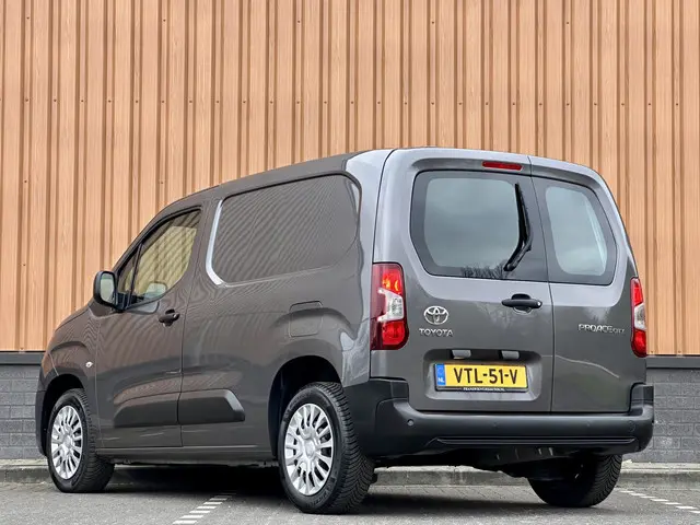 Toyota ProAce CITY 1.2 Turbo Live 2023 Benzine 8