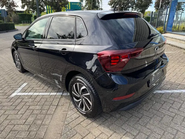 Volkswagen Polo 1.0 TSI Life 2023 Benzine 6