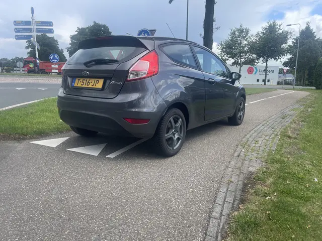 Ford Fiesta 1.25 2015 Benzine 7