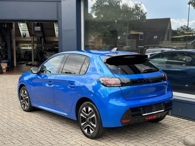 Peugeot 208 1.2 Turbo 100 PK Allure 2025 Benzine 4