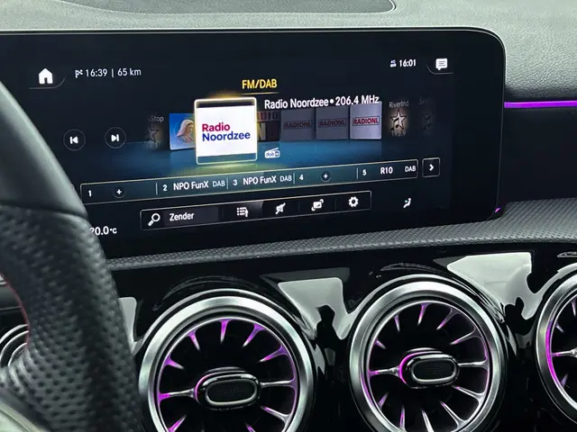 Mercedes-Benz A-Klasse 180 Premium Plus 2021 Benzine 41