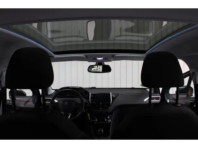 Peugeot 208 1.2 PureTech Style Pack Plus 2015 Benzine 21