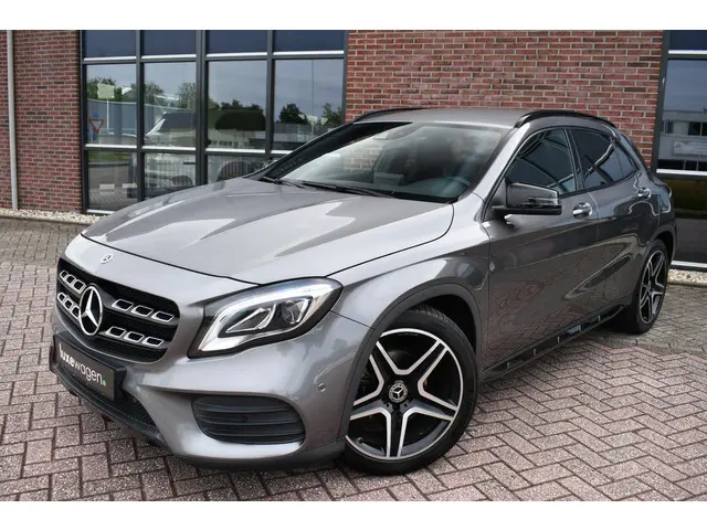 Mercedes-Benz GLA 180 AMG Night 2019 Benzine 68