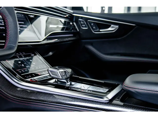 Audi SQ8 4.0 TFSI 2023 Benzine 31