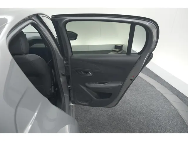 Peugeot 208 Hybrid 100 e-DCS6 Allure 2024 Benzine 66