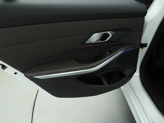 BMW 3 Serie Sedan 318i 2022 Benzine 18