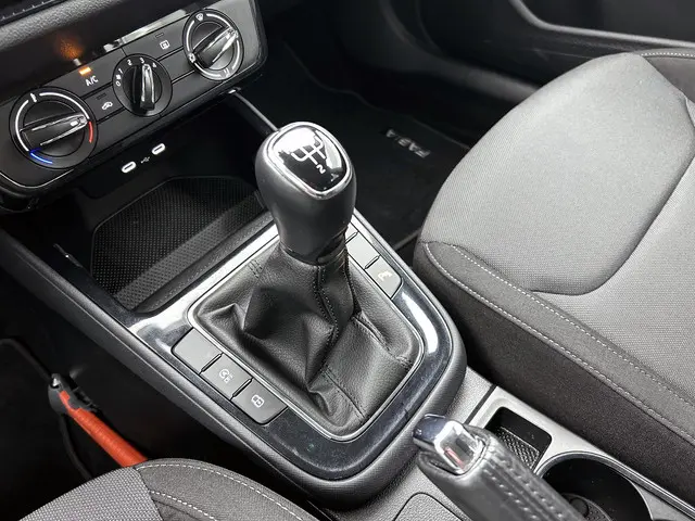 Škoda Fabia 1.0 TSI 95pk Ambition 2023 Benzine 28